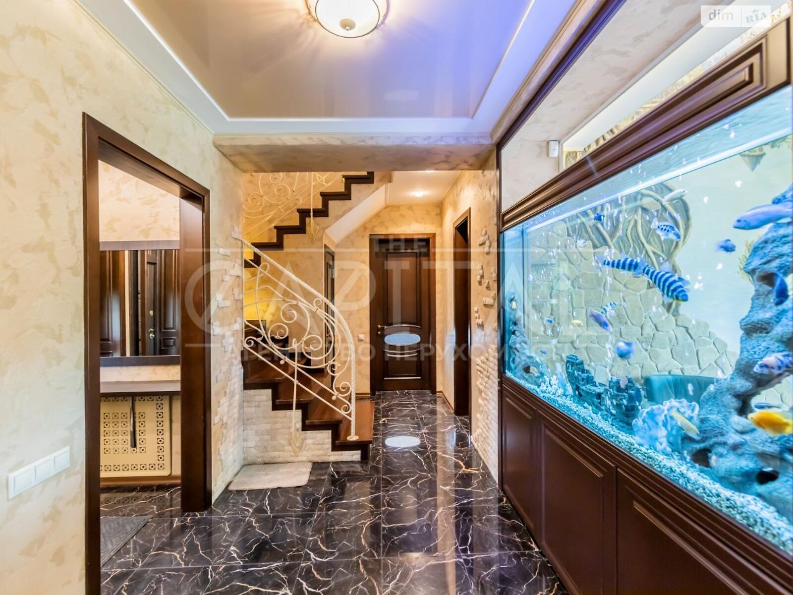 двухэтажный дом с верандой, 250 кв. м, кирпич. Продажа в Новых Петровцах фото 1 двухэтажный дом с верандой, 250 кв. м, кирпич. Продажа в Новых Петровцах фото 1