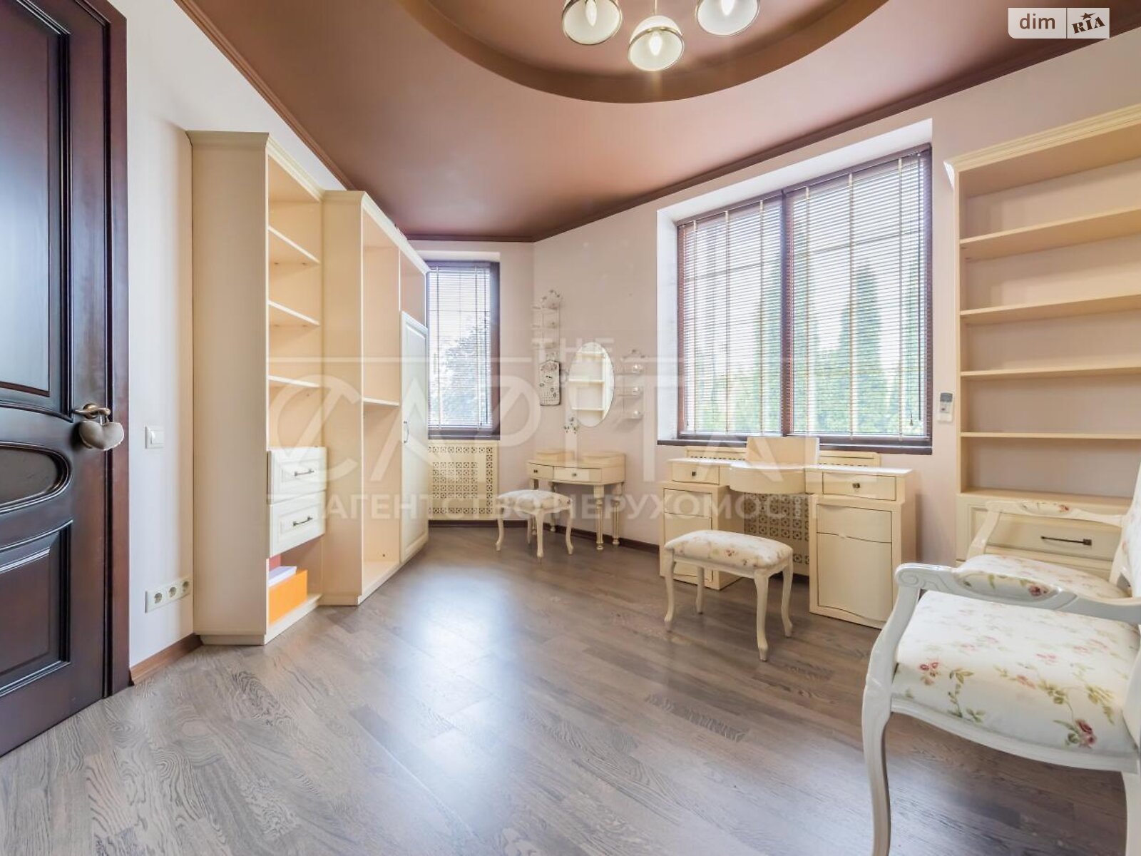 двухэтажный дом с верандой, 250 кв. м, кирпич. Продажа в Новых Петровцах фото 1 двухэтажный дом с верандой, 250 кв. м, кирпич. Продажа в Новых Петровцах фото 1