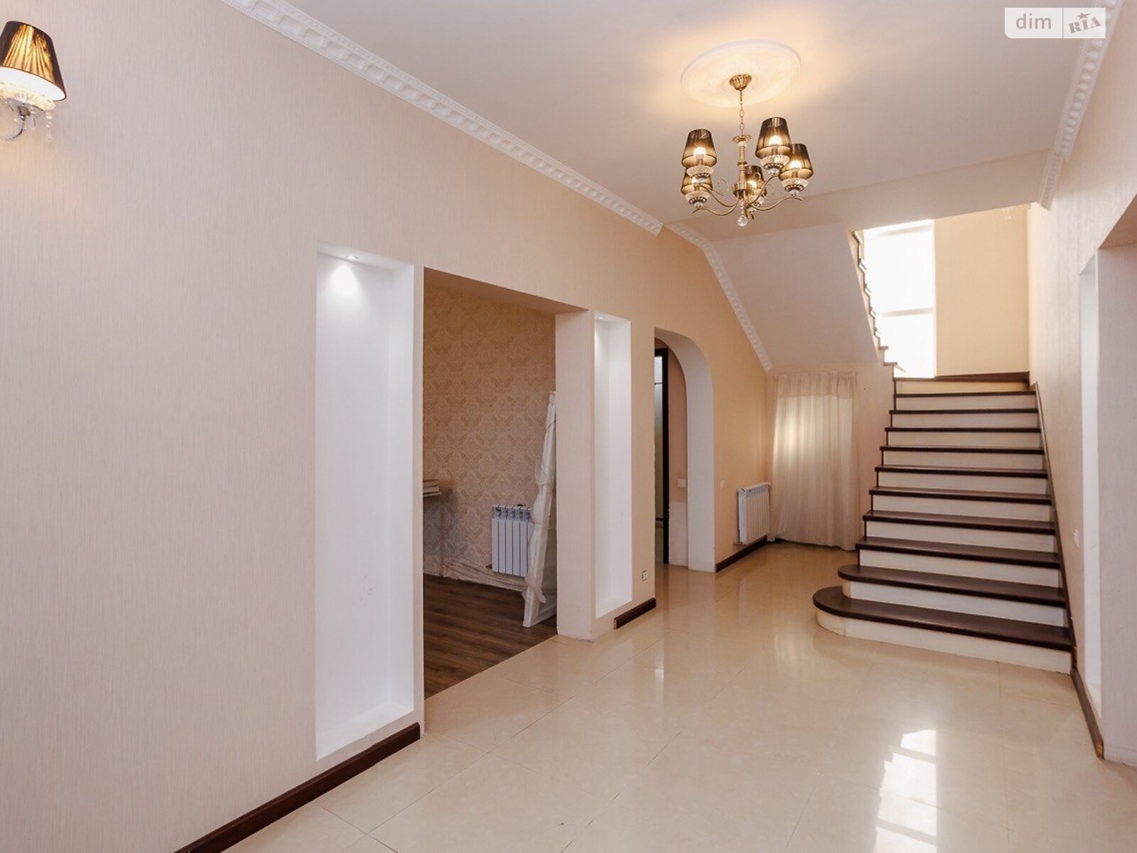 триповерховий будинок з верандою, 485 кв. м, пінобетон. Продаж у Нових Петрівцях фото 1 триповерховий будинок з верандою, 485 кв. м, пінобетон. Продаж у Нових Петрівцях фото 1