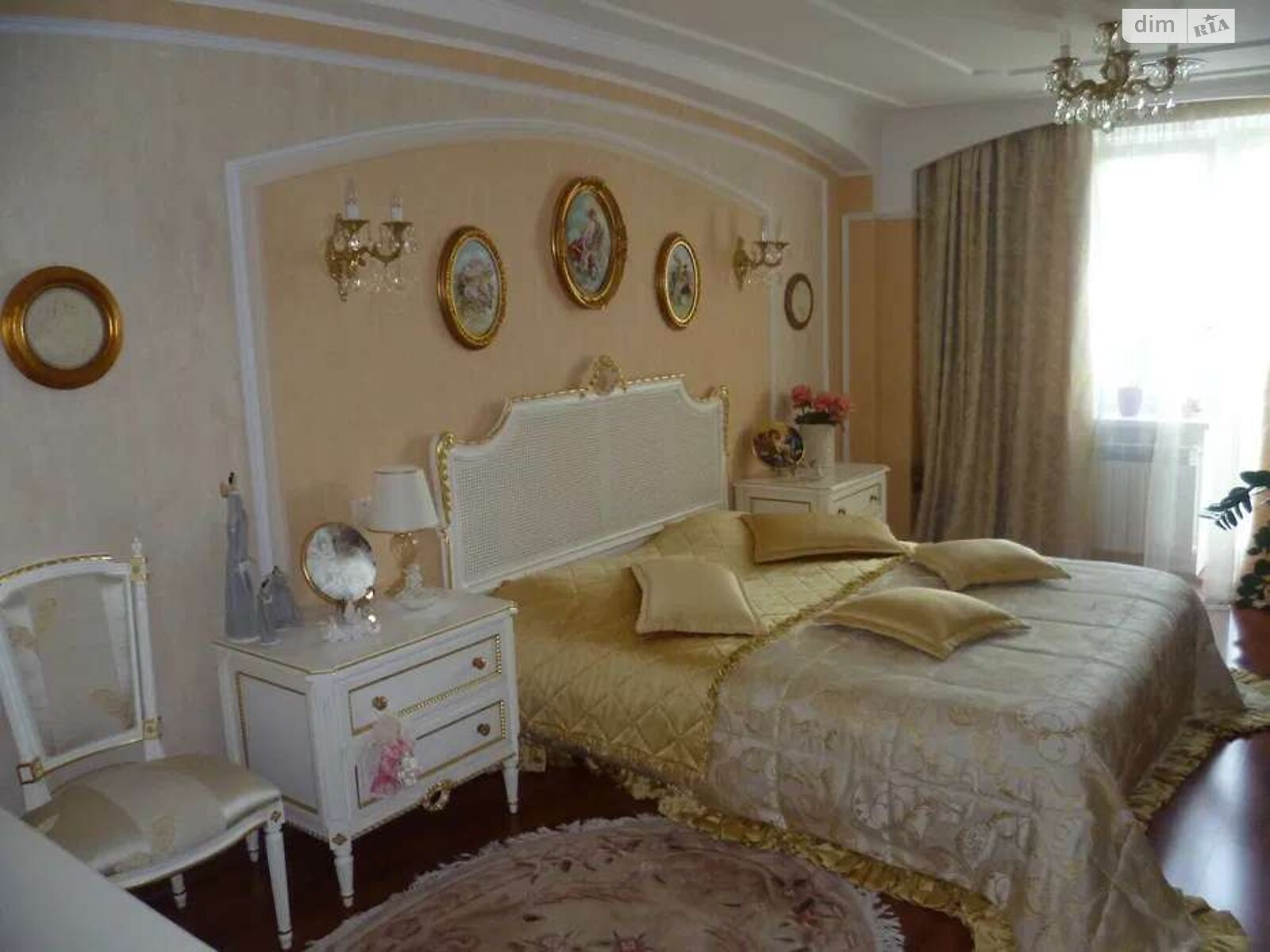 двоповерховий будинок з гаражем, 460 кв. м, цегла. Продаж у Нових Петрівцях фото 1 двоповерховий будинок з гаражем, 460 кв. м, цегла. Продаж у Нових Петрівцях фото 1