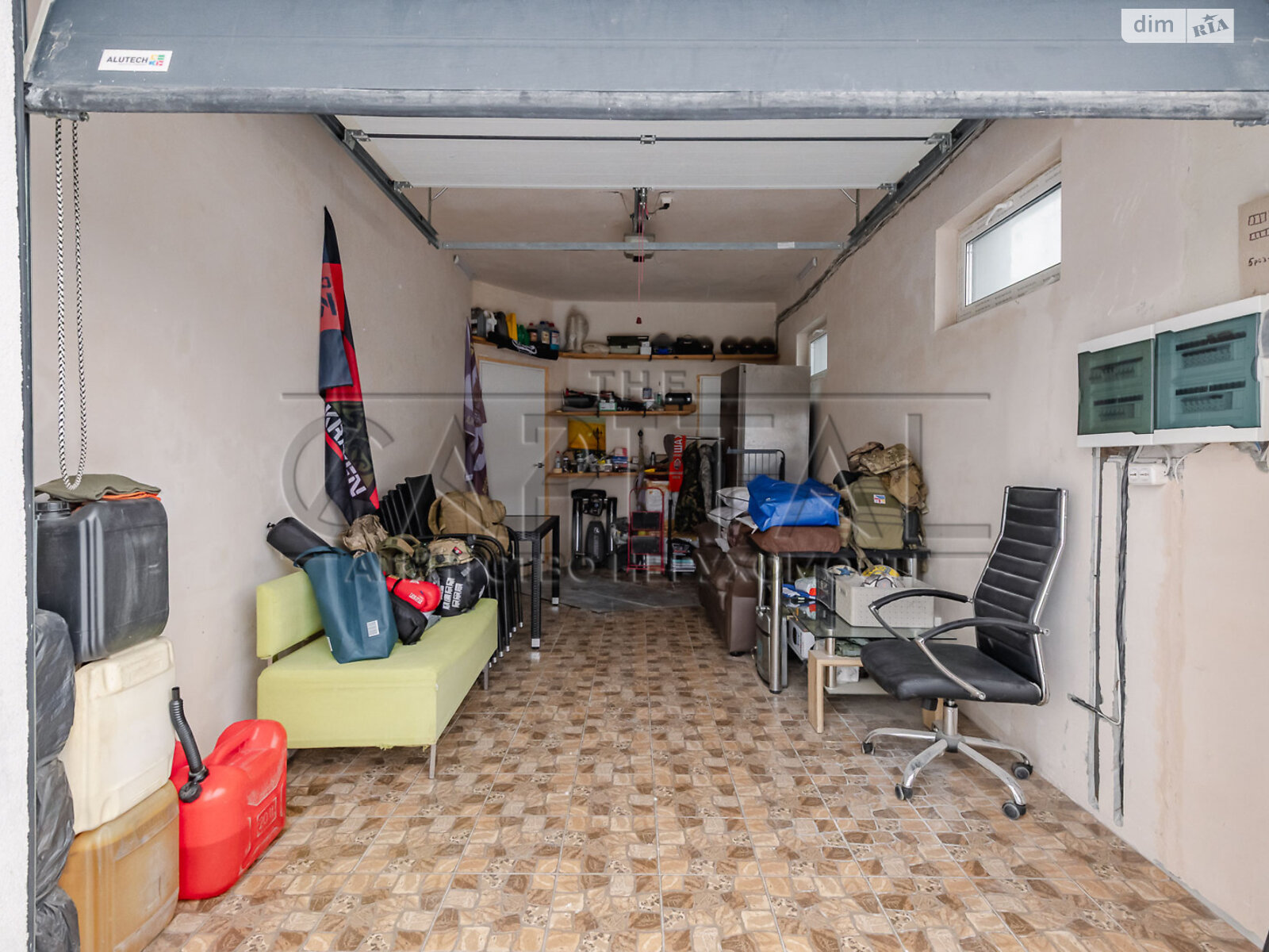 двухэтажный дом с гаражом, 206.1 кв. м, кирпич. Продажа в Новых Петровцах фото 1