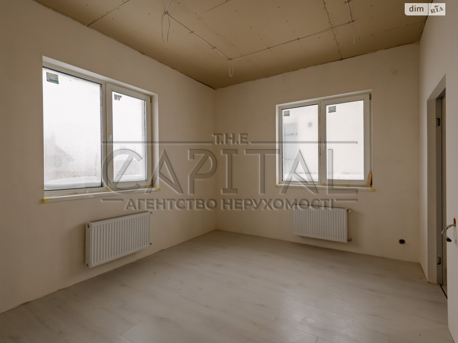 двухэтажный дом с гаражом, 206.1 кв. м, кирпич. Продажа в Новых Петровцах фото 1