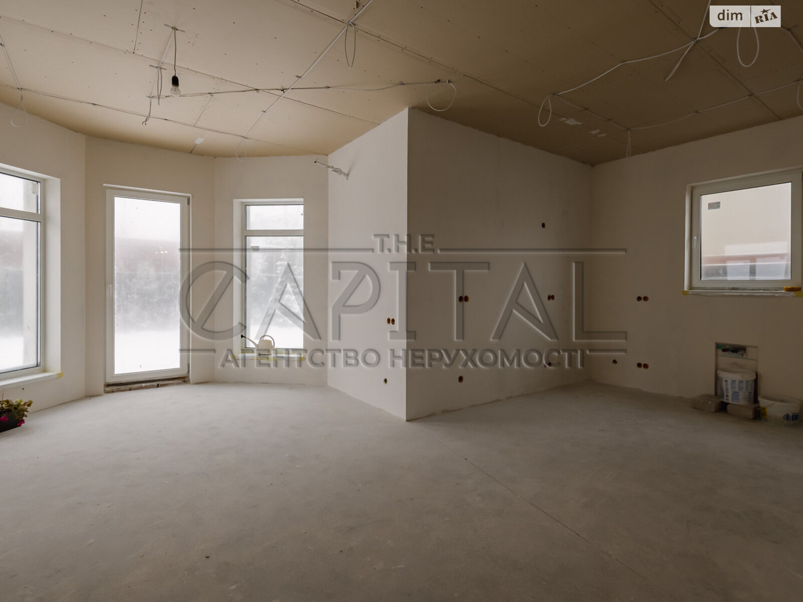 двухэтажный дом с гаражом, 206.1 кв. м, кирпич. Продажа в Новых Петровцах фото 1