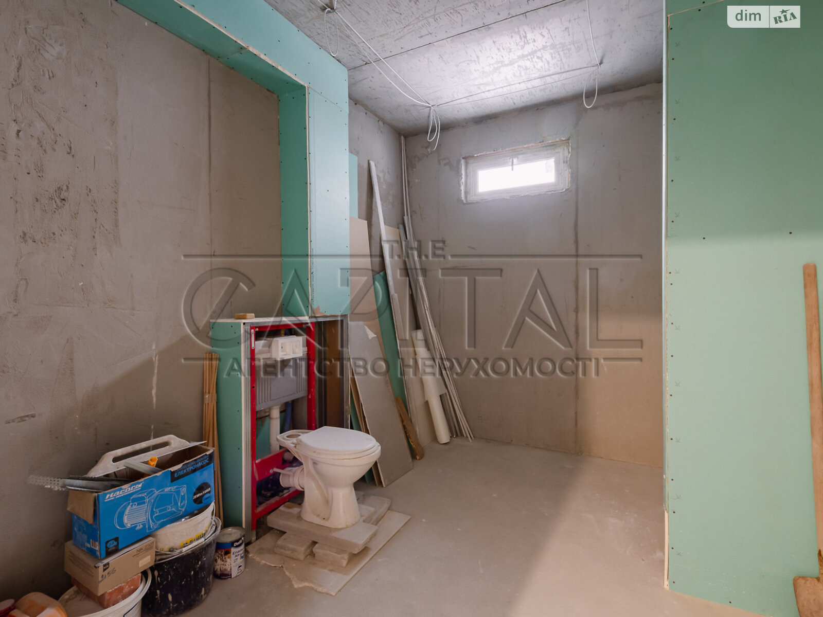 двухэтажный дом с гаражом, 206.1 кв. м, кирпич. Продажа в Новых Петровцах фото 1