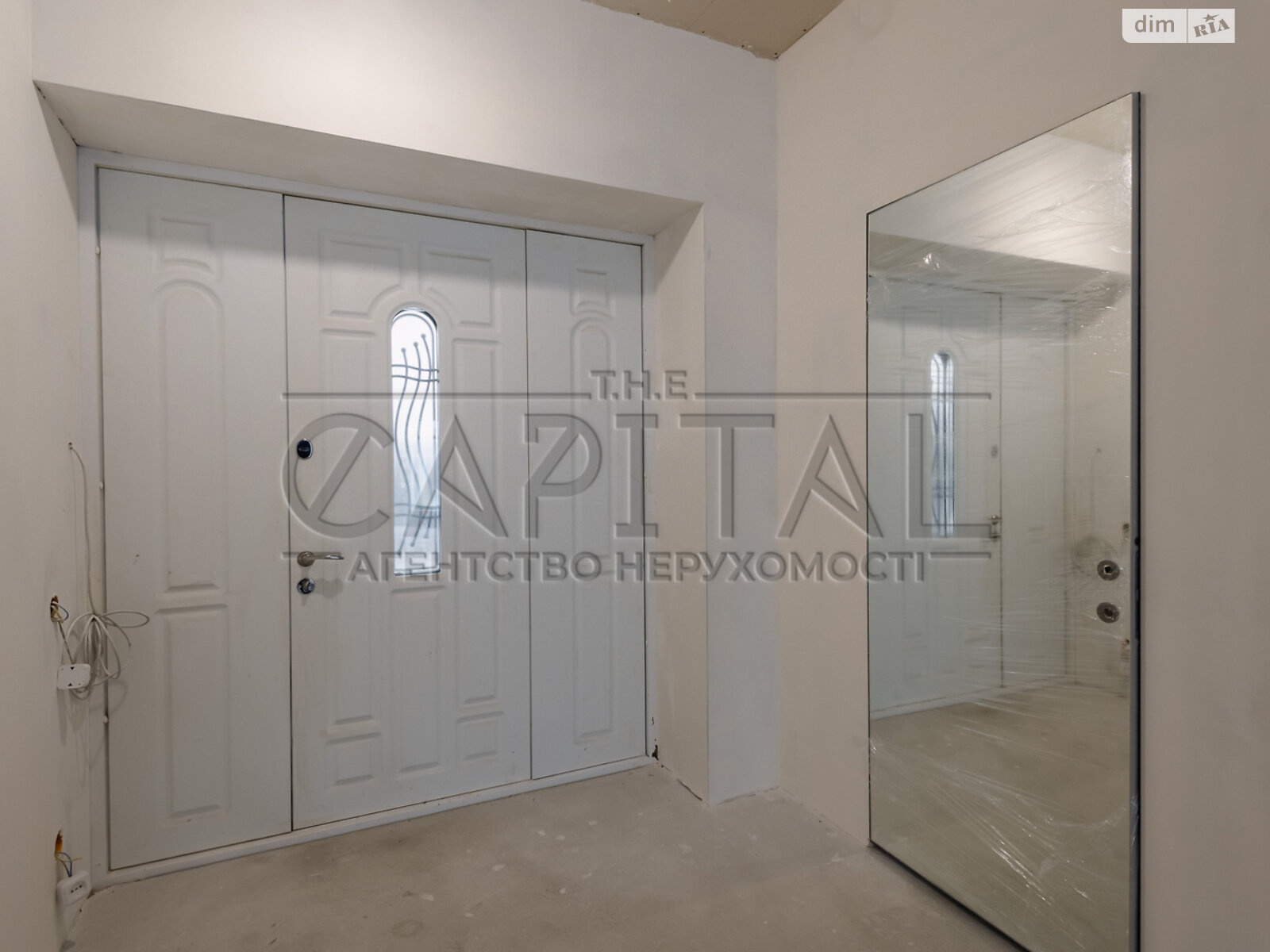 двухэтажный дом с гаражом, 206.1 кв. м, кирпич. Продажа в Новых Петровцах фото 1