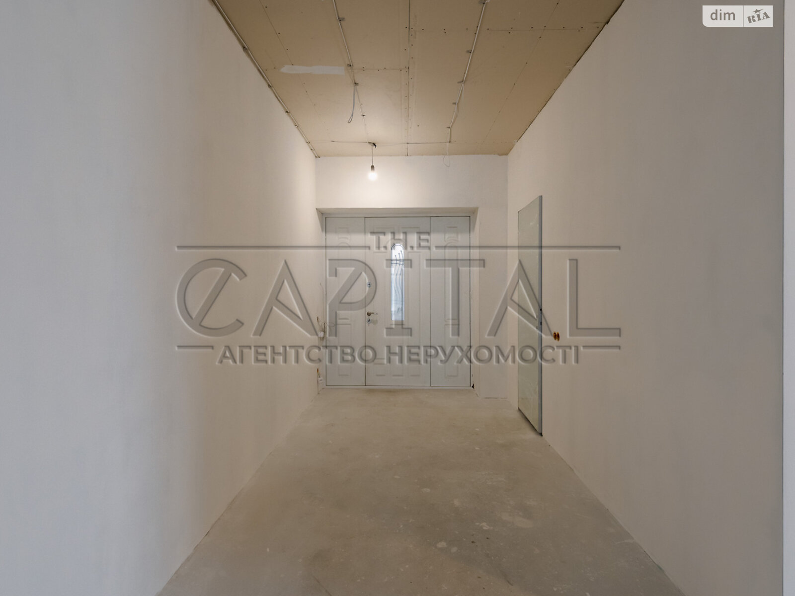 двухэтажный дом с гаражом, 206.1 кв. м, кирпич. Продажа в Новых Петровцах фото 1