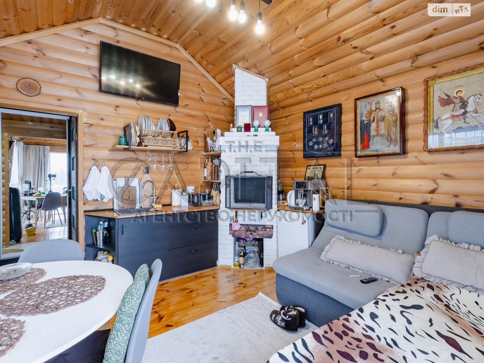 двухэтажный дом с гаражом, 206.1 кв. м, кирпич. Продажа в Новых Петровцах фото 1