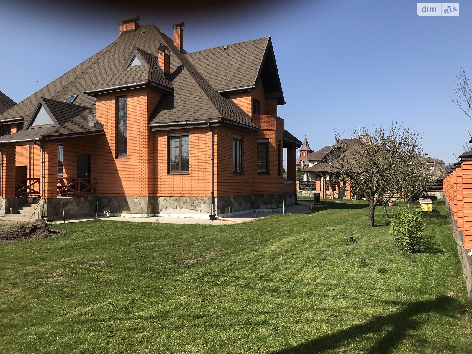 двоповерховий будинок, 489 кв. м, цегла. Продаж у Нових Петрівцях фото 1 двоповерховий будинок, 489 кв. м, цегла. Продаж у Нових Петрівцях фото 1