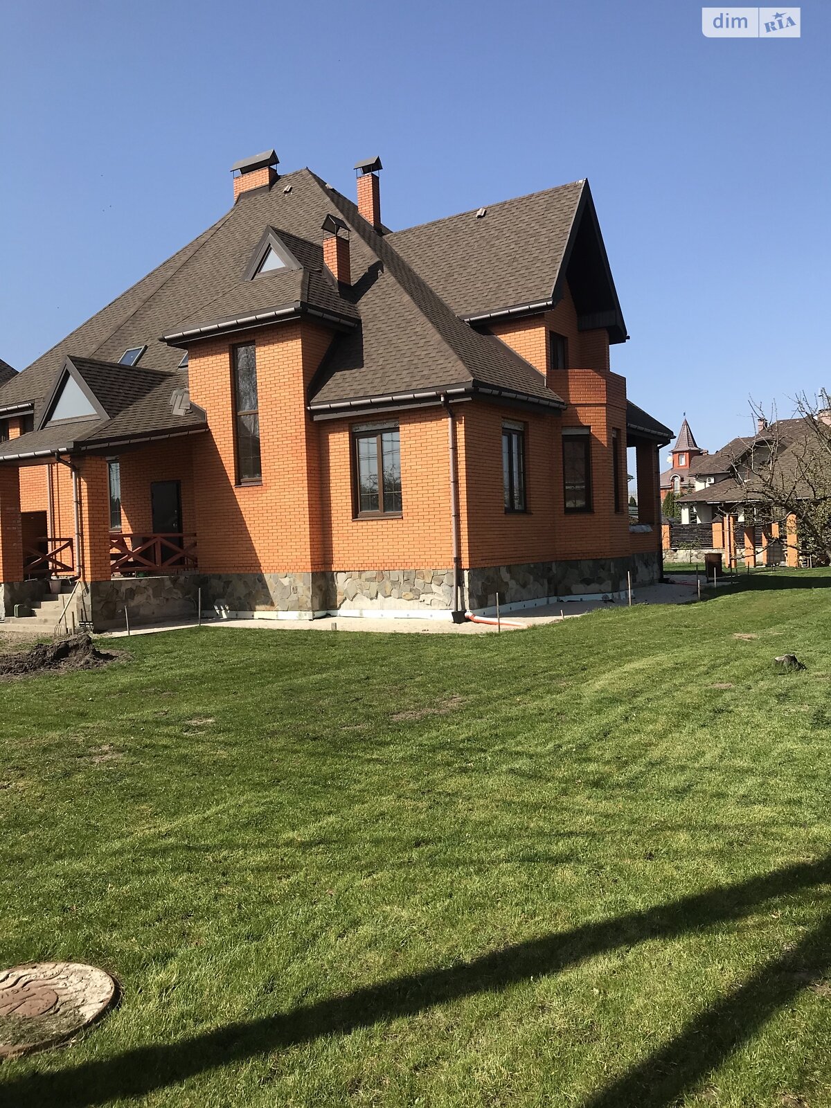 двоповерховий будинок, 489 кв. м, цегла. Продаж у Нових Петрівцях фото 1 двоповерховий будинок, 489 кв. м, цегла. Продаж у Нових Петрівцях фото 1