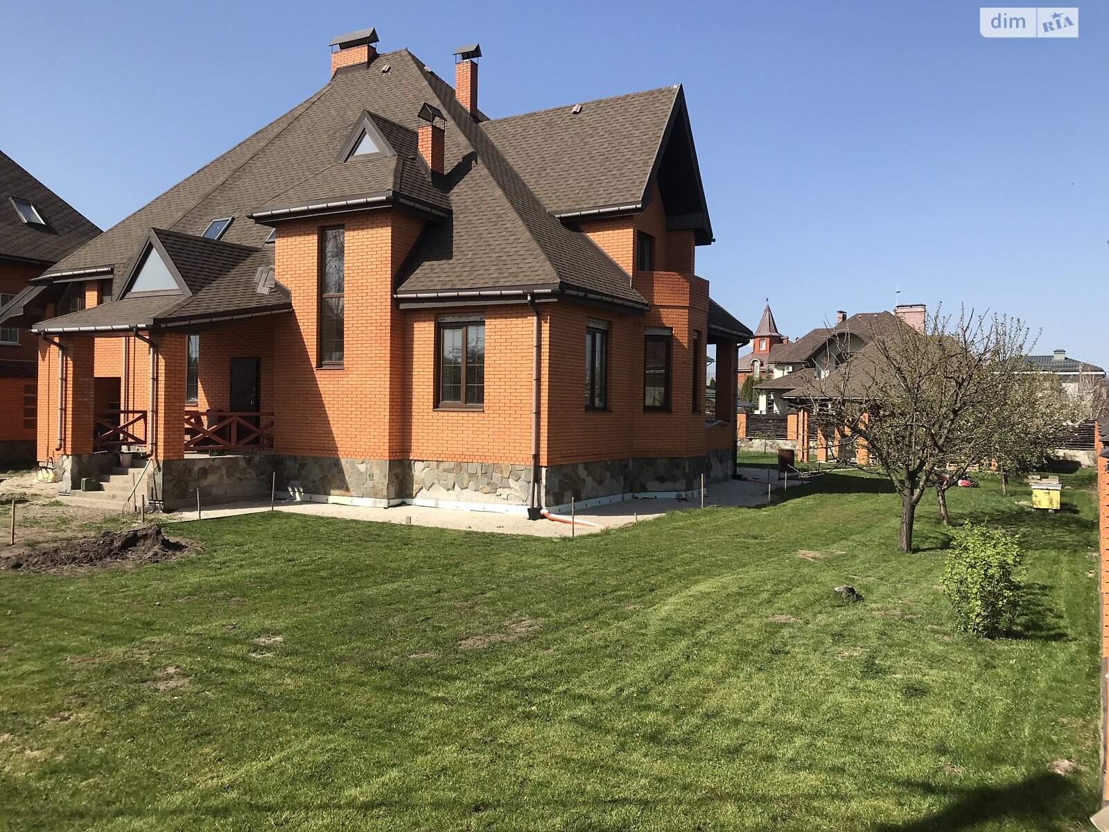 двоповерховий будинок, 489 кв. м, цегла. Продаж у Нових Петрівцях фото 1 двоповерховий будинок, 489 кв. м, цегла. Продаж у Нових Петрівцях фото 1