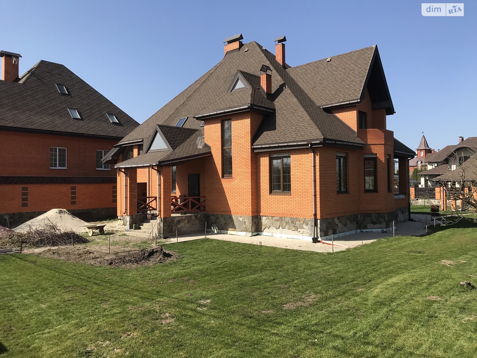 двоповерховий будинок, 489 кв. м, цегла. Продаж у Нових Петрівцях фото 1 двоповерховий будинок, 489 кв. м, цегла. Продаж у Нових Петрівцях фото 1
