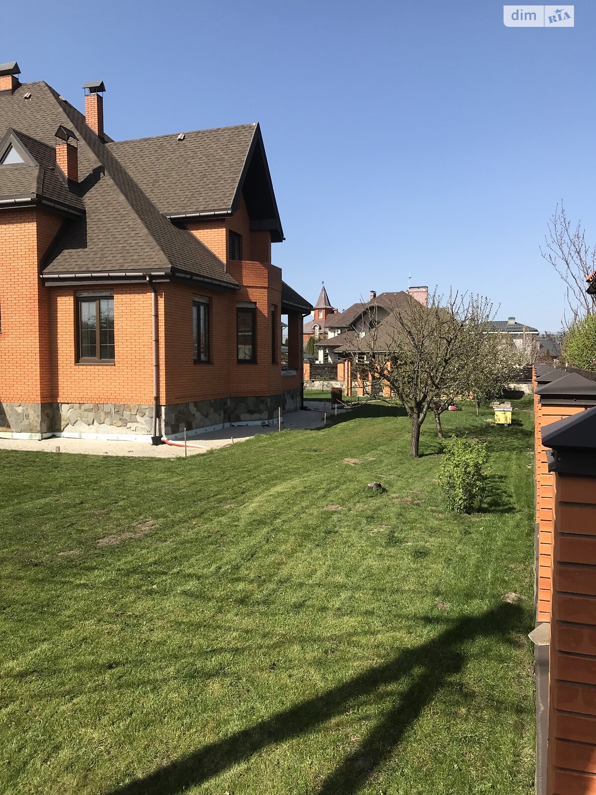 двоповерховий будинок, 489 кв. м, цегла. Продаж у Нових Петрівцях фото 1 двоповерховий будинок, 489 кв. м, цегла. Продаж у Нових Петрівцях фото 1