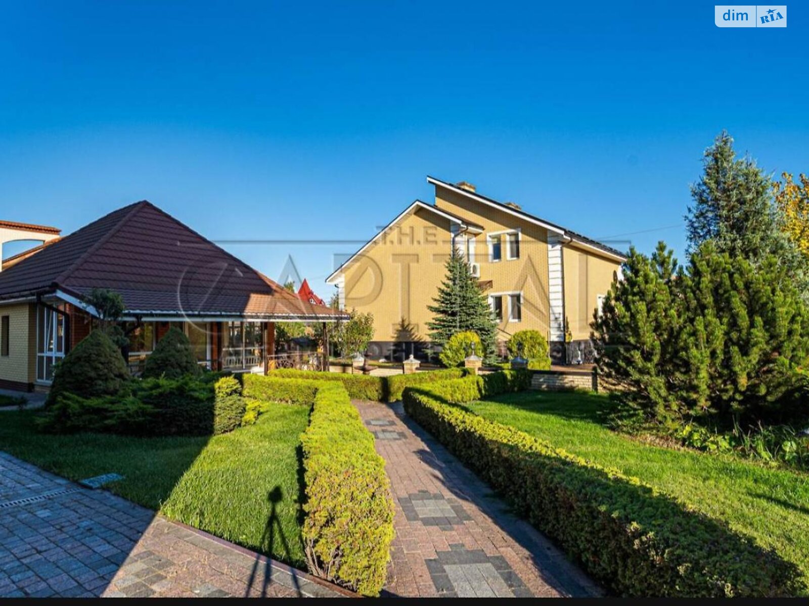 трехэтажный дом, 287.2 кв. м, кирпич. Продажа в Новых Петровцах фото 1 трехэтажный дом, 287.2 кв. м, кирпич. Продажа в Новых Петровцах фото 1