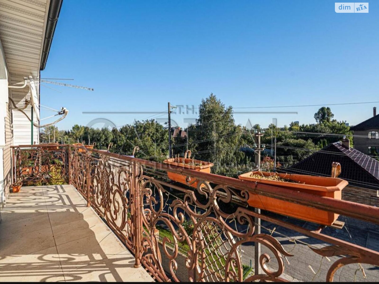 трехэтажный дом, 287.2 кв. м, кирпич. Продажа в Новых Петровцах фото 1 трехэтажный дом, 287.2 кв. м, кирпич. Продажа в Новых Петровцах фото 1