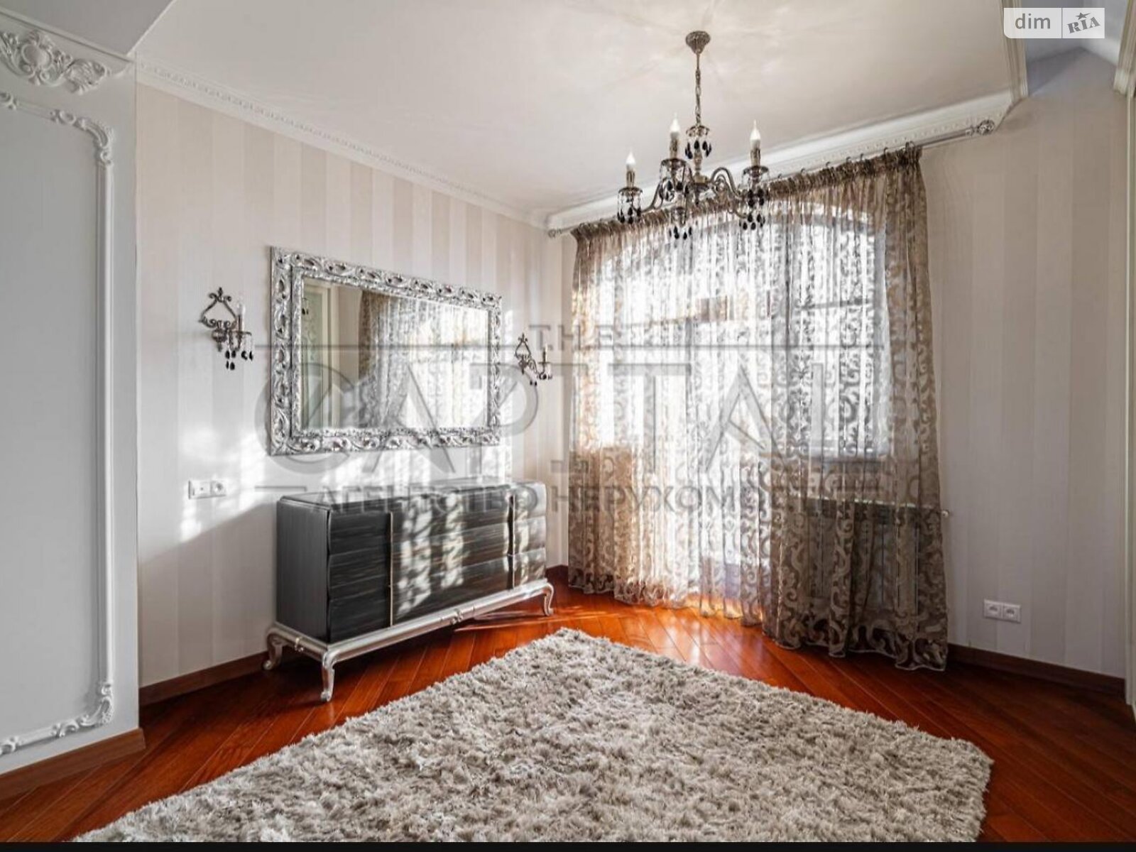 трехэтажный дом, 287.2 кв. м, кирпич. Продажа в Новых Петровцах фото 1 трехэтажный дом, 287.2 кв. м, кирпич. Продажа в Новых Петровцах фото 1