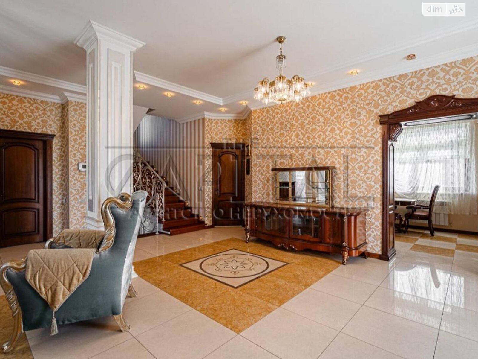 трехэтажный дом, 287.2 кв. м, кирпич. Продажа в Новых Петровцах фото 1 трехэтажный дом, 287.2 кв. м, кирпич. Продажа в Новых Петровцах фото 1