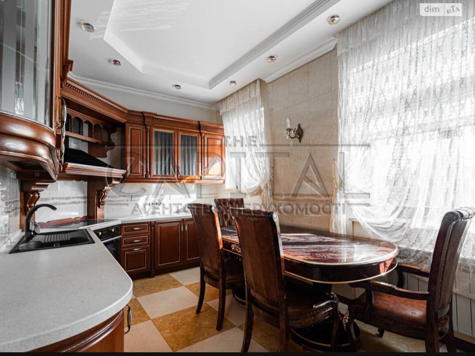 трехэтажный дом, 287.2 кв. м, кирпич. Продажа в Новых Петровцах фото 1 трехэтажный дом, 287.2 кв. м, кирпич. Продажа в Новых Петровцах фото 1