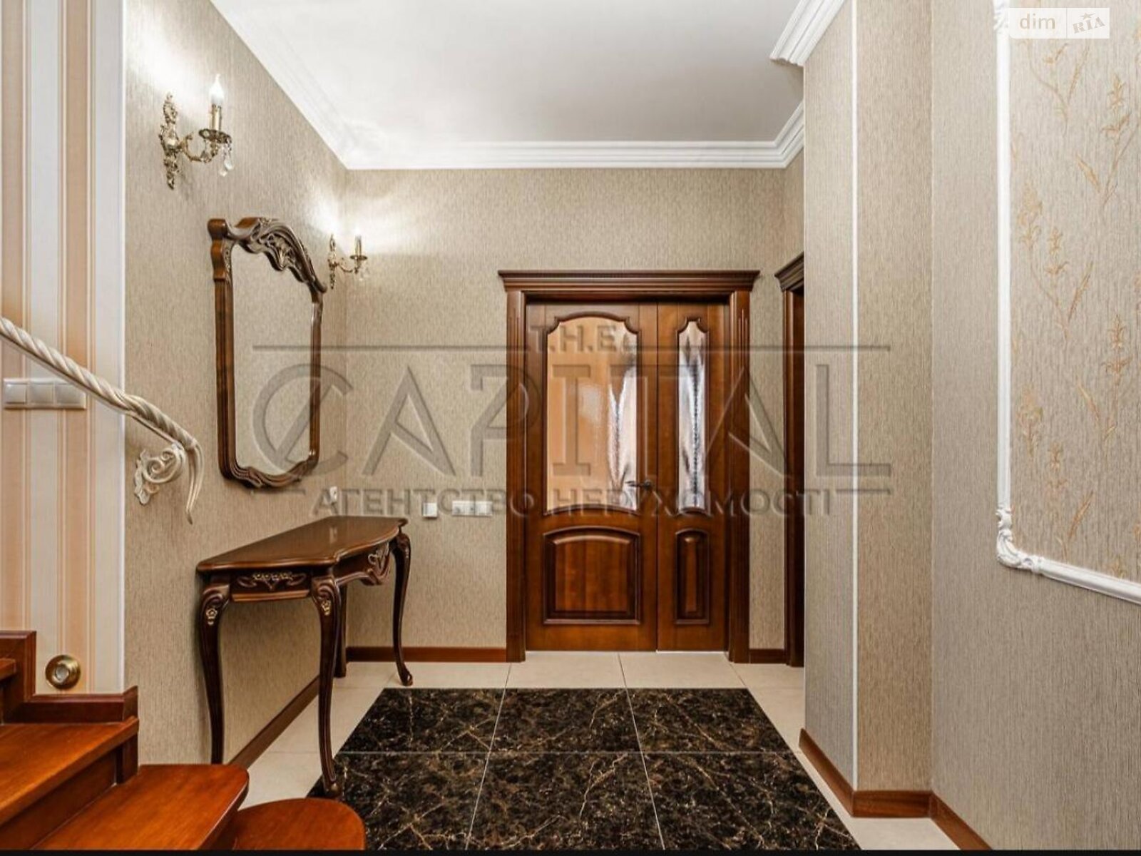 трехэтажный дом, 287.2 кв. м, кирпич. Продажа в Новых Петровцах фото 1 трехэтажный дом, 287.2 кв. м, кирпич. Продажа в Новых Петровцах фото 1