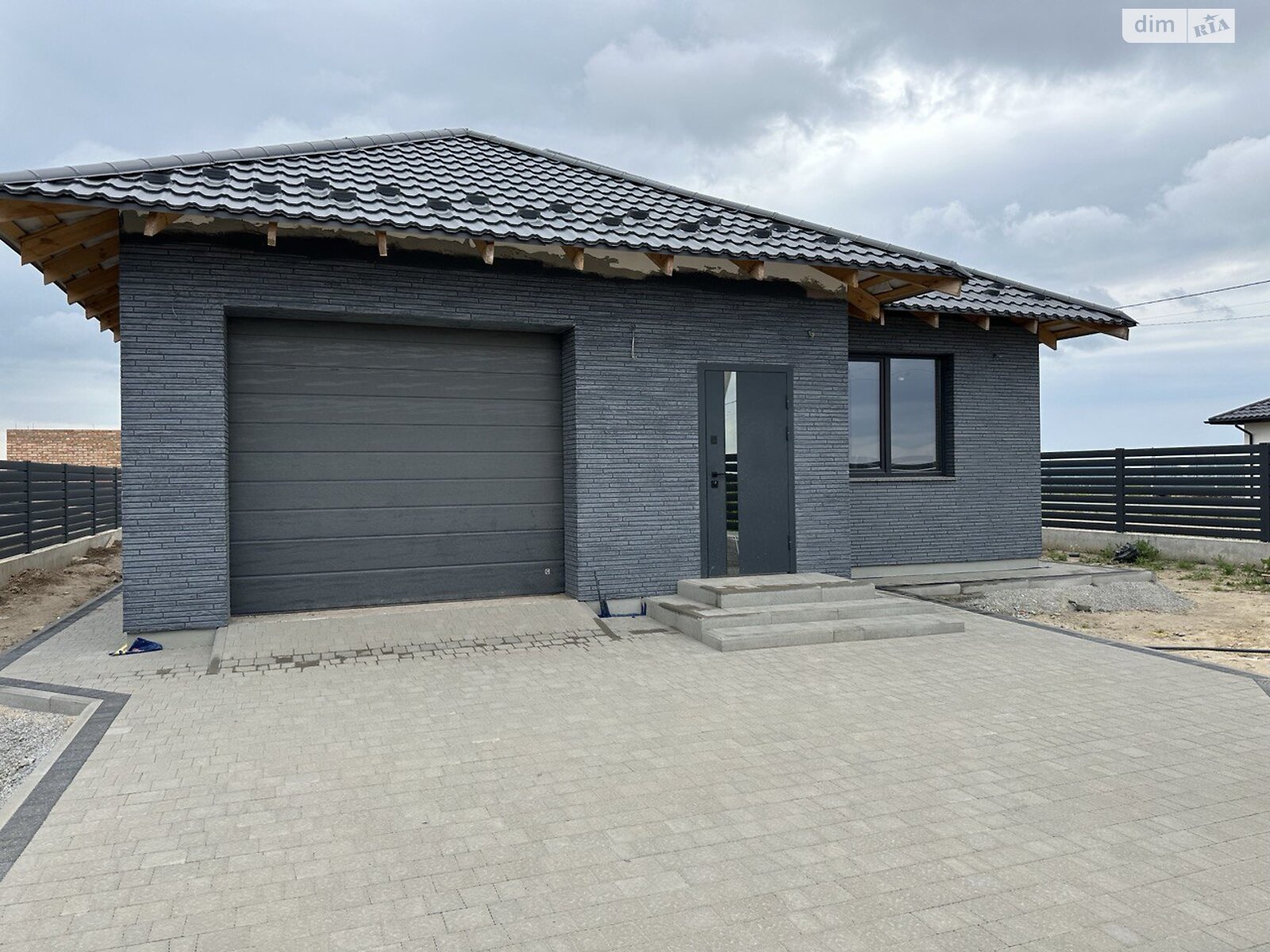 одноповерховий будинок з гаражем, 160 кв. м, цегла. Продаж в Рівному, район Авторинок фото 1 одноповерховий будинок з гаражем, 160 кв. м, цегла. Продаж в Рівному, район Авторинок фото 1