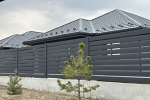 одноэтажный дом с гаражом, 121 кв. м, кирпич. Продажа в Обарове фото 2