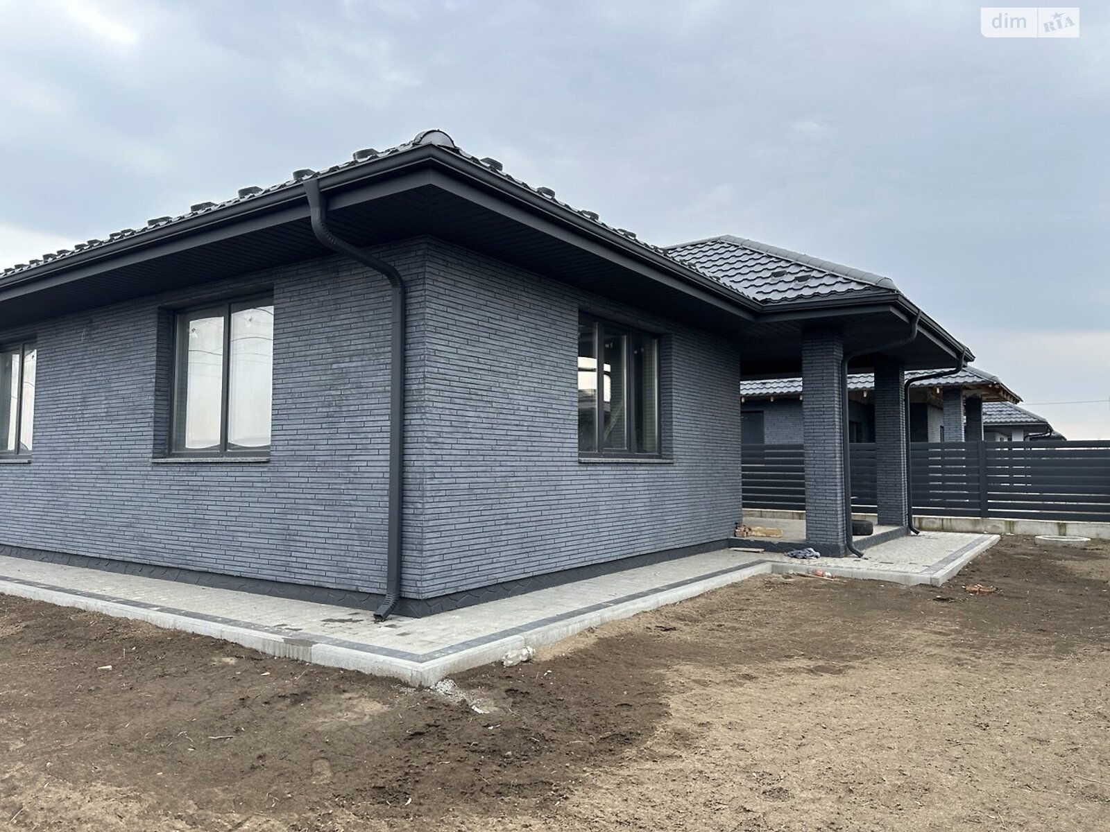 одноэтажный дом с гаражом, 121 кв. м, кирпич. Продажа в Обарове фото 1 одноэтажный дом с гаражом, 121 кв. м, кирпич. Продажа в Обарове фото 1