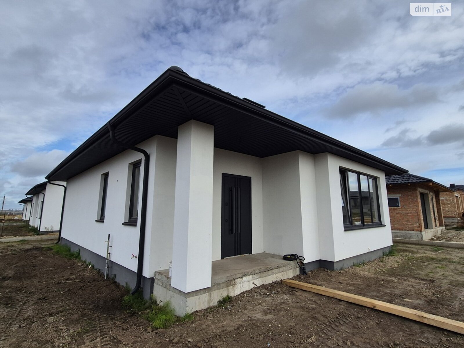 одноэтажный дом, 100 кв. м, кирпич. Продажа в Обарове фото 1