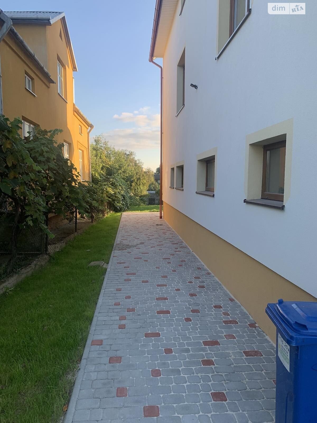 двоповерховий будинок, 250 кв. м, кирпич. Продаж у Оброшине фото 1 двоповерховий будинок, 250 кв. м, кирпич. Продаж у Оброшине фото 1