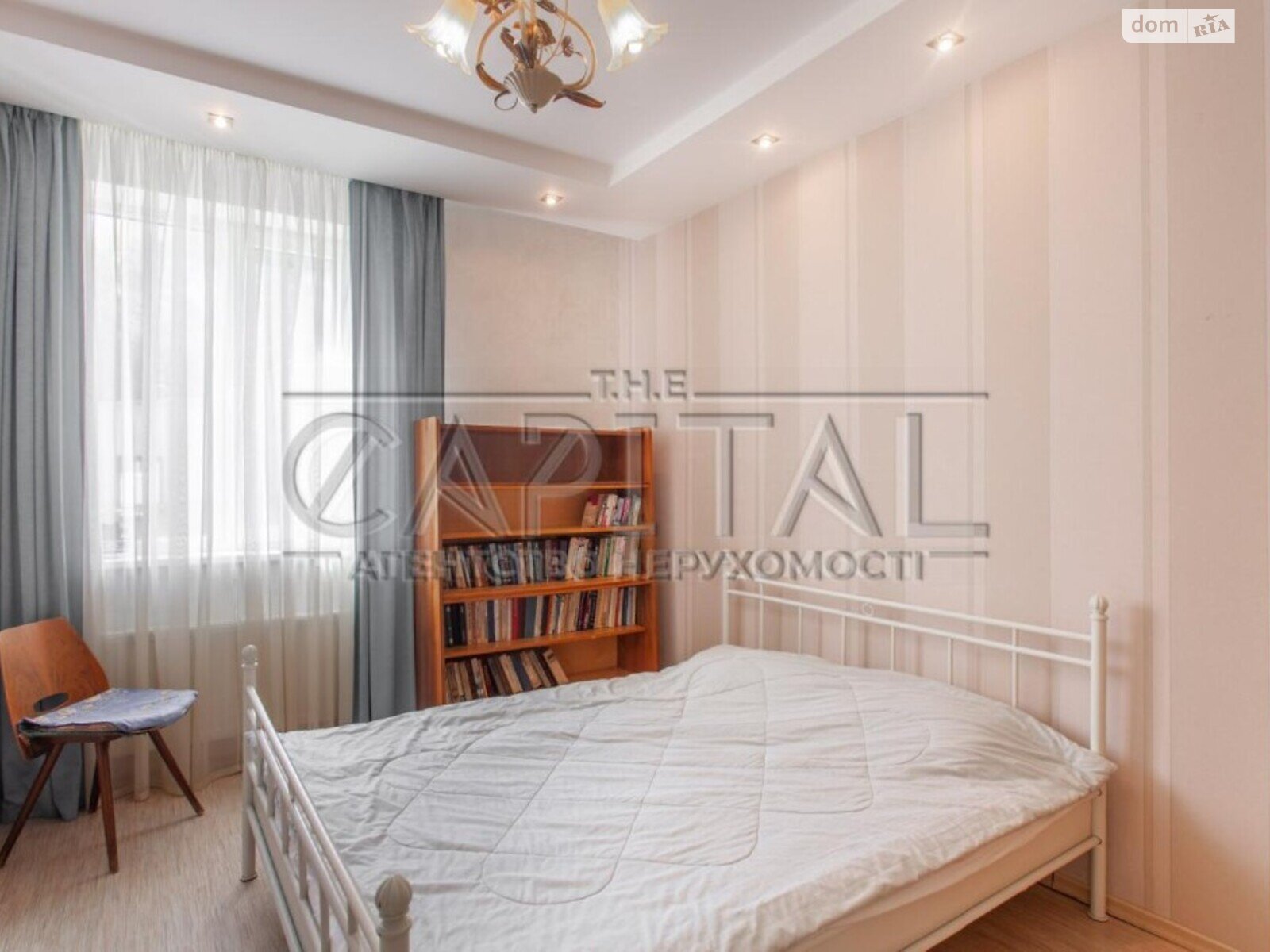 трехэтажный дом с ремонтом, 1700 кв. м, кирпич. Продажа в Григоровке фото 1