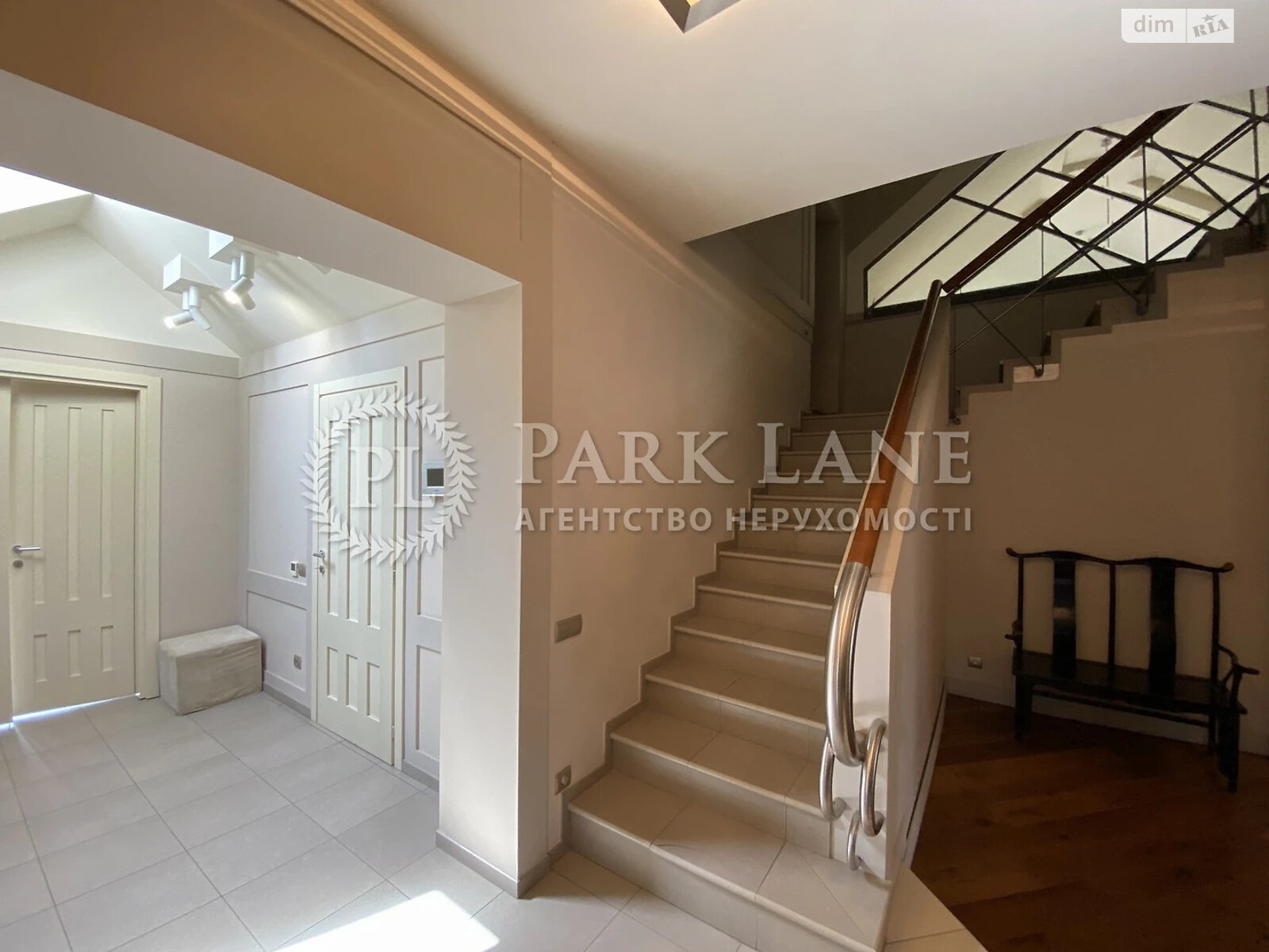 двухэтажный дом с балконом, 550 кв. м, кирпич. Продажа в Конча-Заспе фото 1