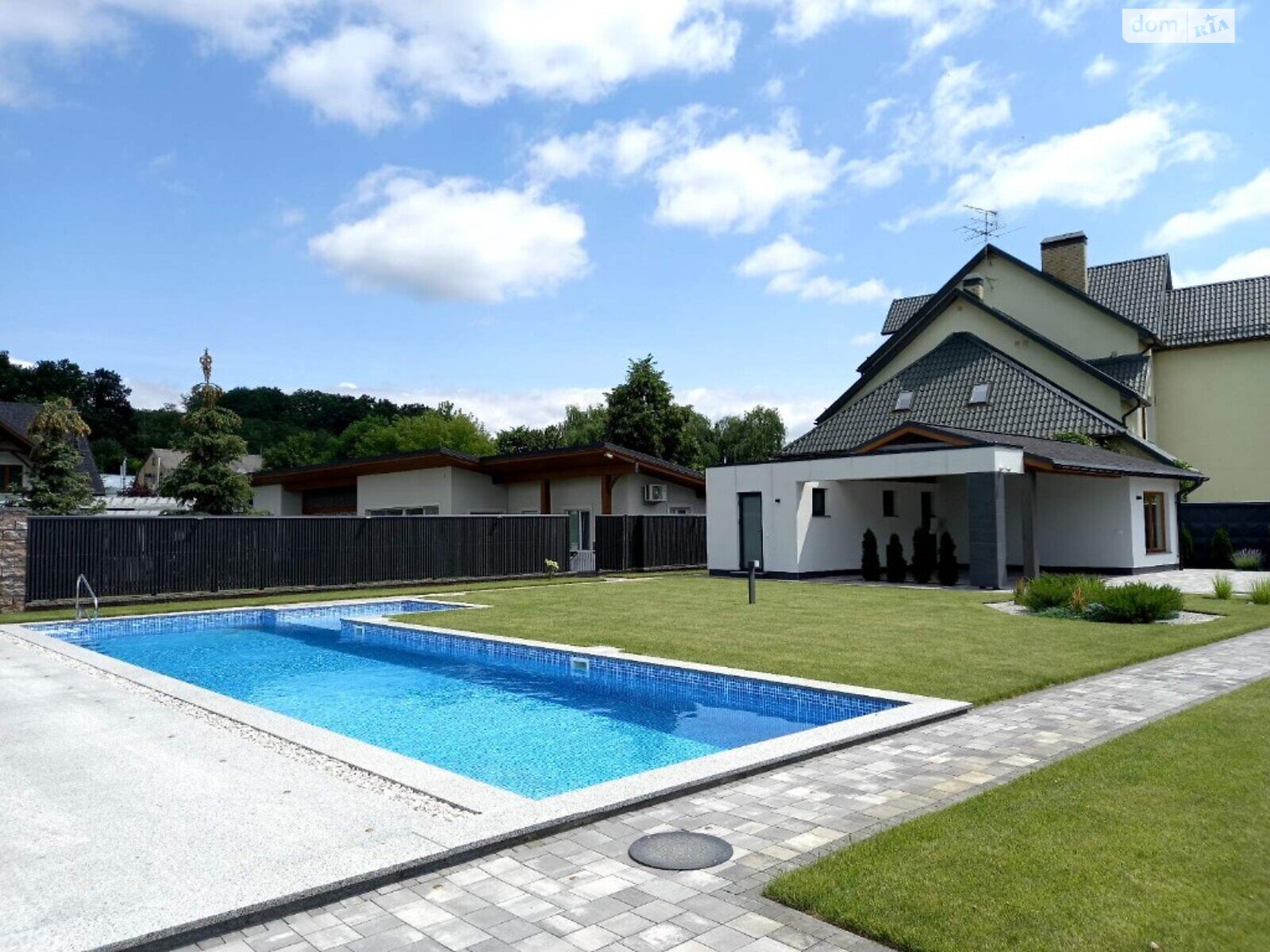 двухэтажный дом с ремонтом, 350 кв. м, кирпич. Продажа в Конча-Заспе фото 1 двухэтажный дом с ремонтом, 350 кв. м, кирпич. Продажа в Конча-Заспе фото 1