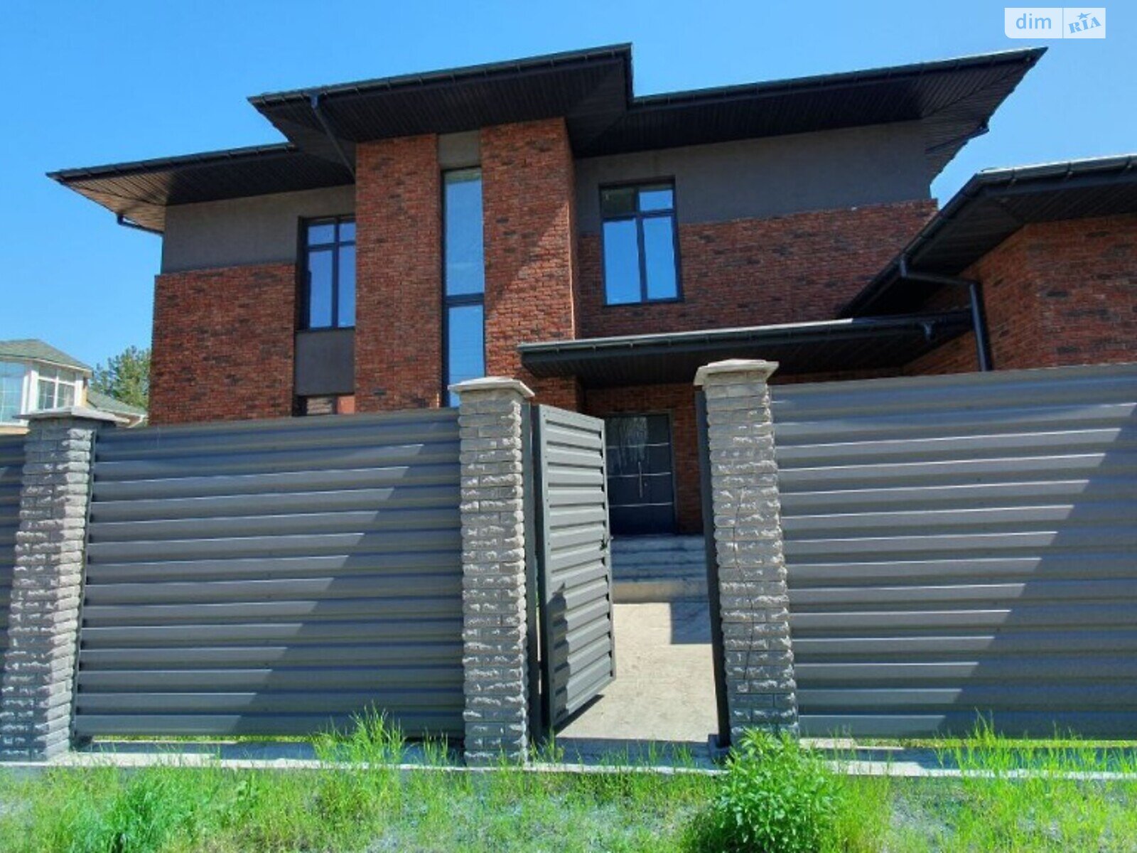 двухэтажный дом с верандой, 310 кв. м, кирпич. Продажа в Козине фото 1 двухэтажный дом с верандой, 310 кв. м, кирпич. Продажа в Козине фото 1