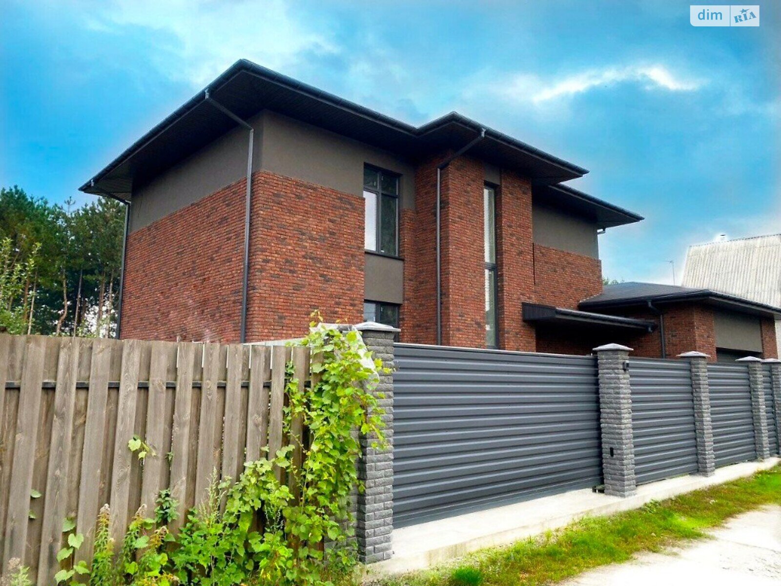 двухэтажный дом с верандой, 310 кв. м, кирпич. Продажа в Козине фото 1 двухэтажный дом с верандой, 310 кв. м, кирпич. Продажа в Козине фото 1