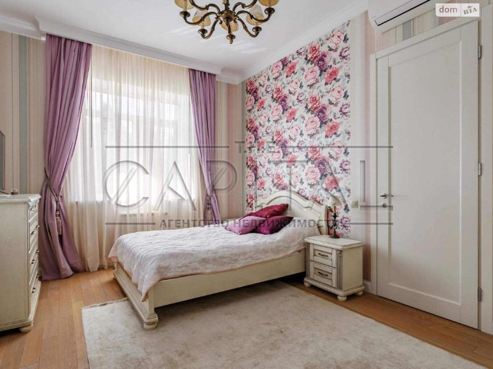 трехэтажный дом с балконом, 455 кв. м, кирпич. Продажа в Козине фото 1