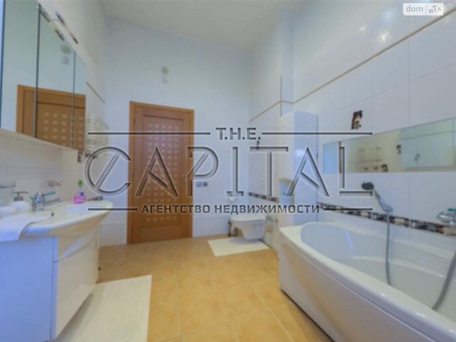 трехэтажный дом с балконом, 679 кв. м, кирпич. Продажа в Козине фото 1 трехэтажный дом с балконом, 679 кв. м, кирпич. Продажа в Козине фото 1