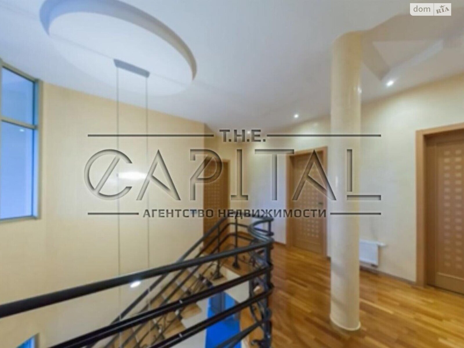 трехэтажный дом с балконом, 679 кв. м, кирпич. Продажа в Козине фото 1 трехэтажный дом с балконом, 679 кв. м, кирпич. Продажа в Козине фото 1