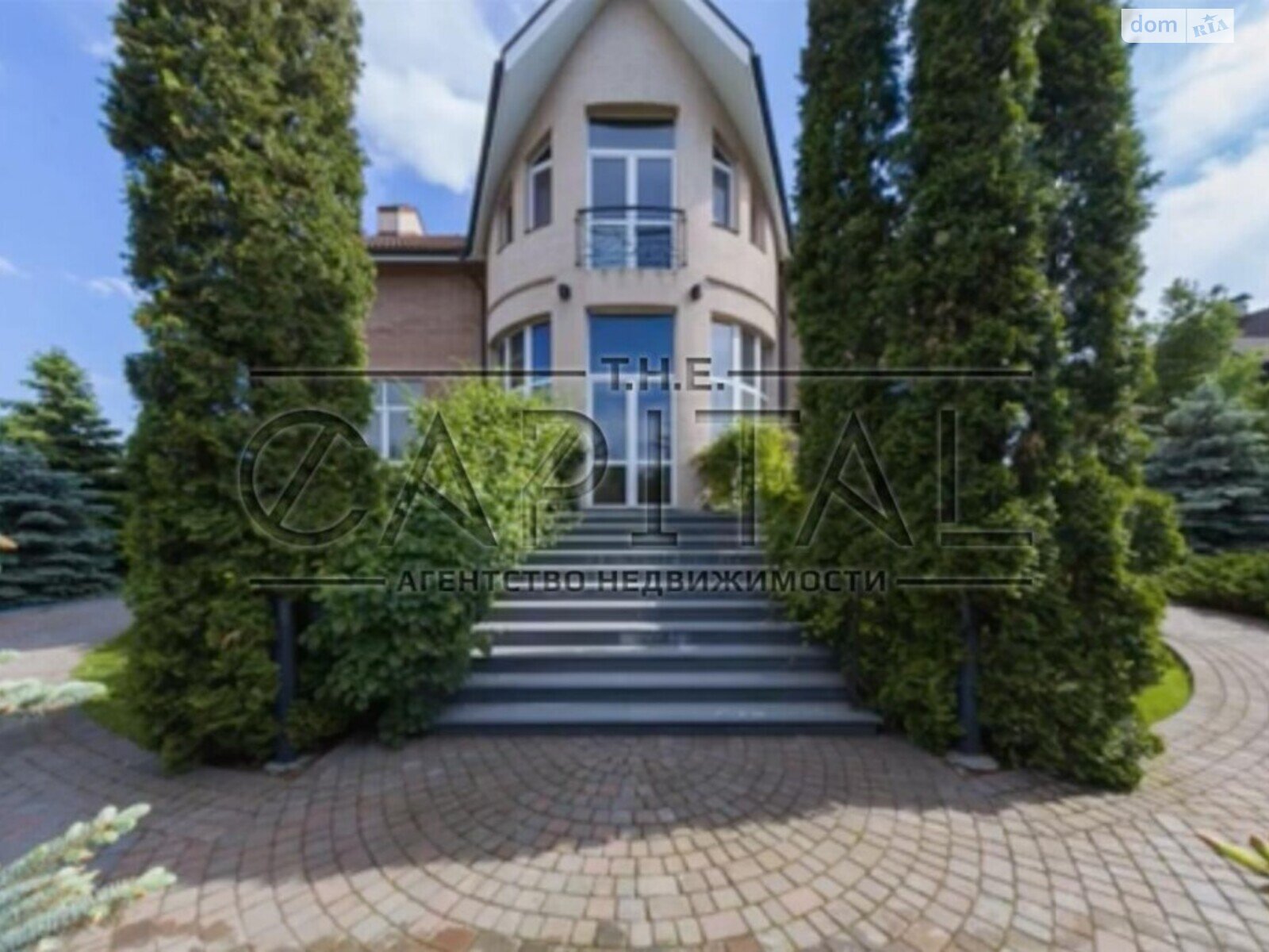 трехэтажный дом с балконом, 679 кв. м, кирпич. Продажа в Козине фото 1 трехэтажный дом с балконом, 679 кв. м, кирпич. Продажа в Козине фото 1