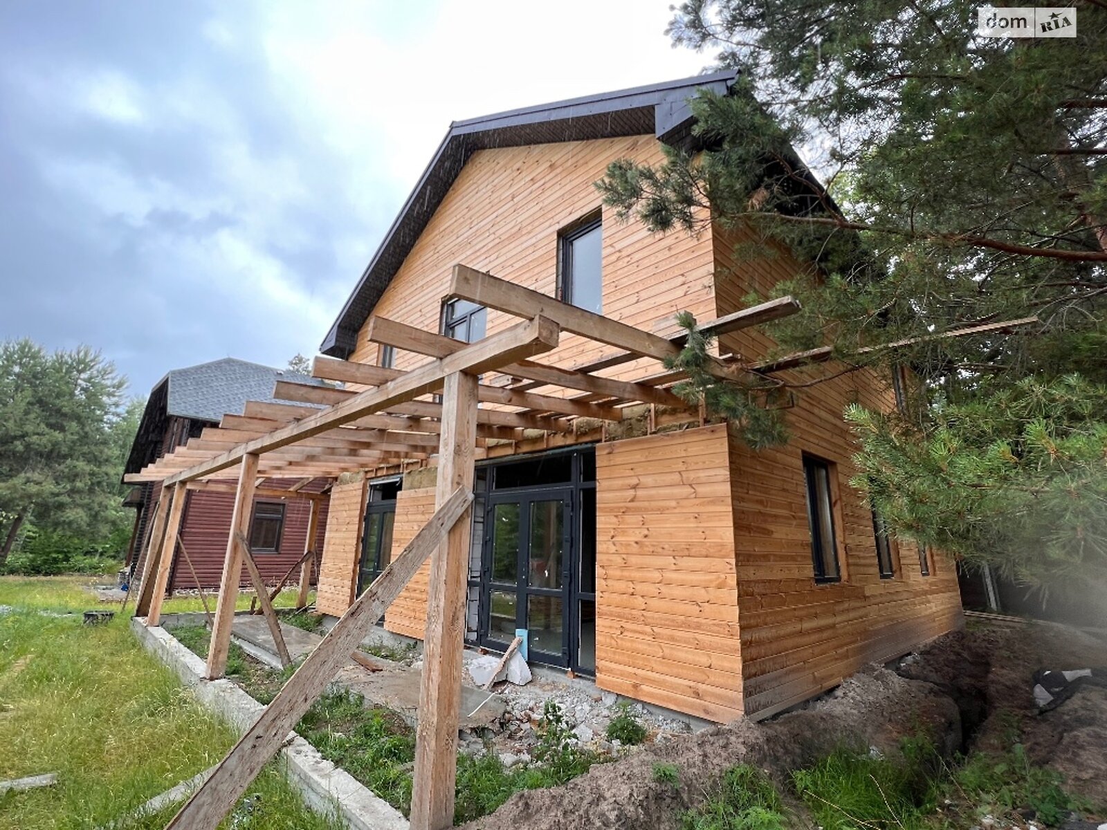 трехэтажный дом с верандой, 450 кв. м, газобетон. Продажа в Козине фото 1 трехэтажный дом с верандой, 450 кв. м, газобетон. Продажа в Козине фото 1