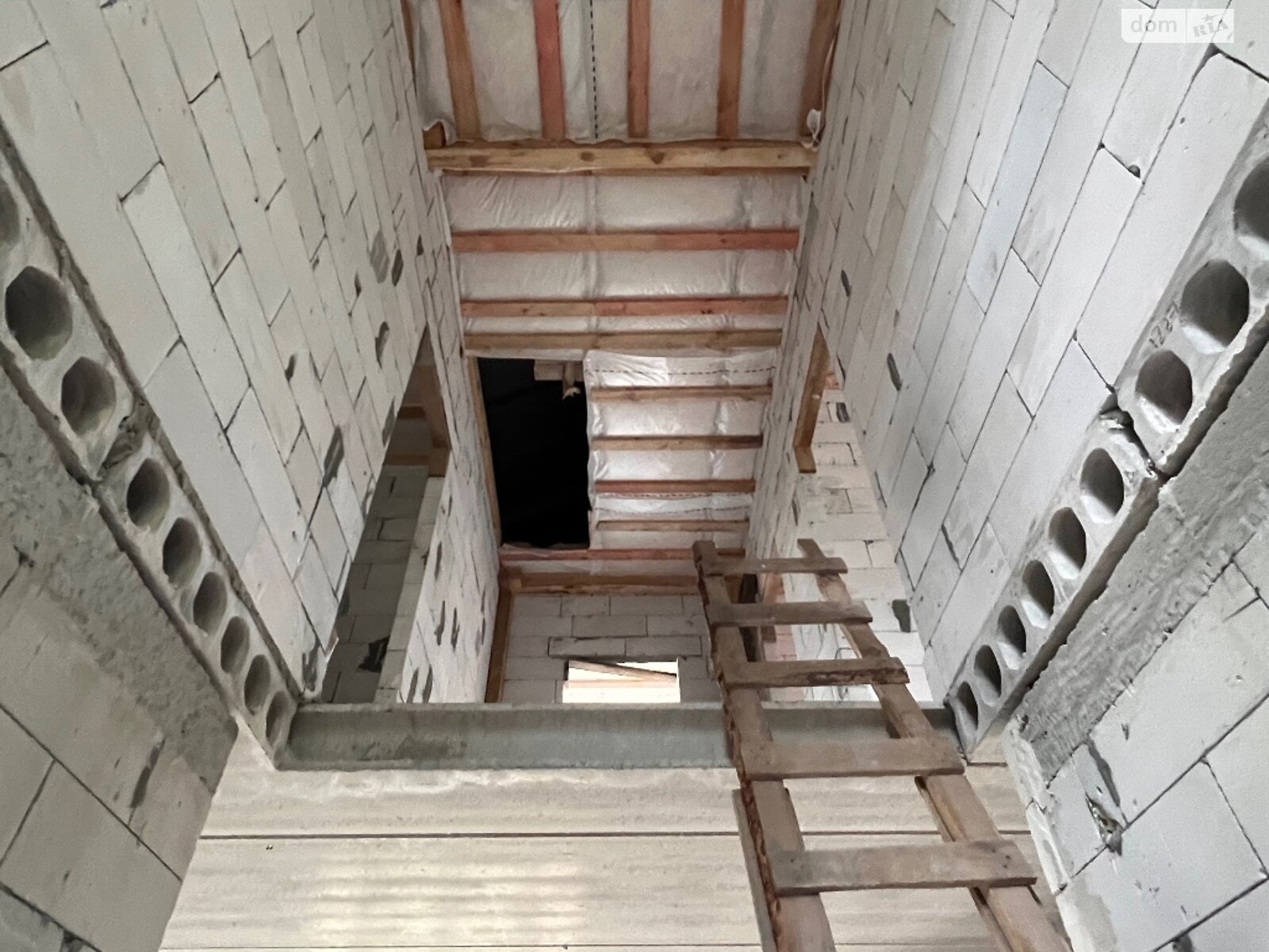 трехэтажный дом с верандой, 450 кв. м, газобетон. Продажа в Козине фото 1 трехэтажный дом с верандой, 450 кв. м, газобетон. Продажа в Козине фото 1