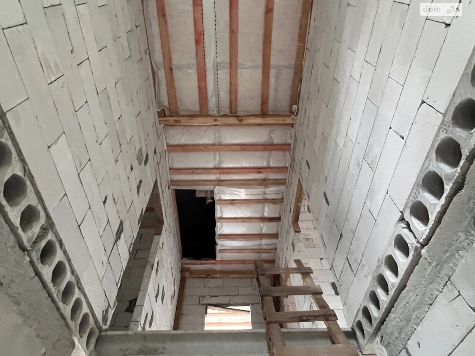 трехэтажный дом с верандой, 450 кв. м, газобетон. Продажа в Козине фото 1 трехэтажный дом с верандой, 450 кв. м, газобетон. Продажа в Козине фото 1
