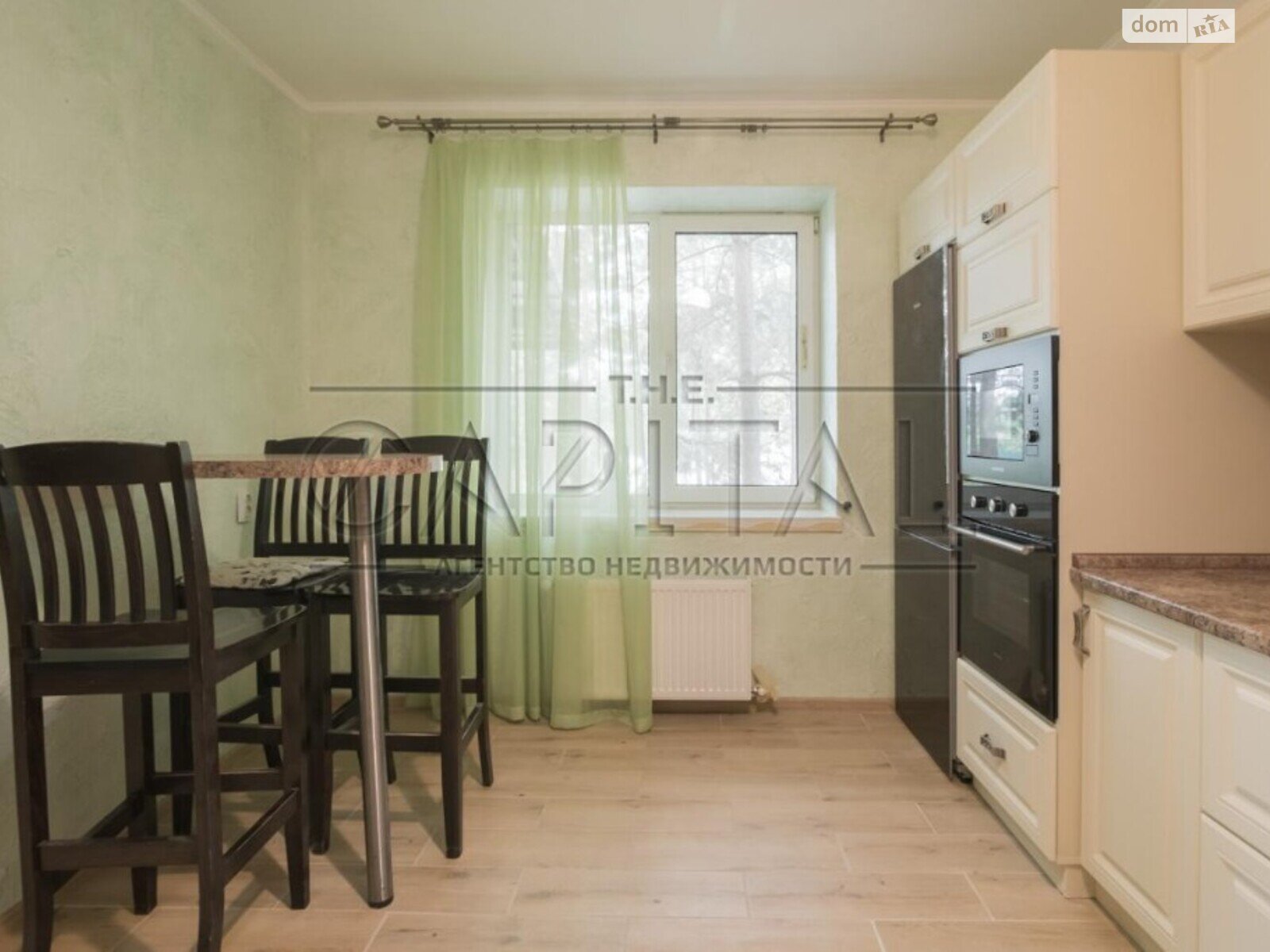 двоповерховий будинок, 400 кв. м, цегла. Продаж у Козині фото 1 двоповерховий будинок, 400 кв. м, цегла. Продаж у Козині фото 1