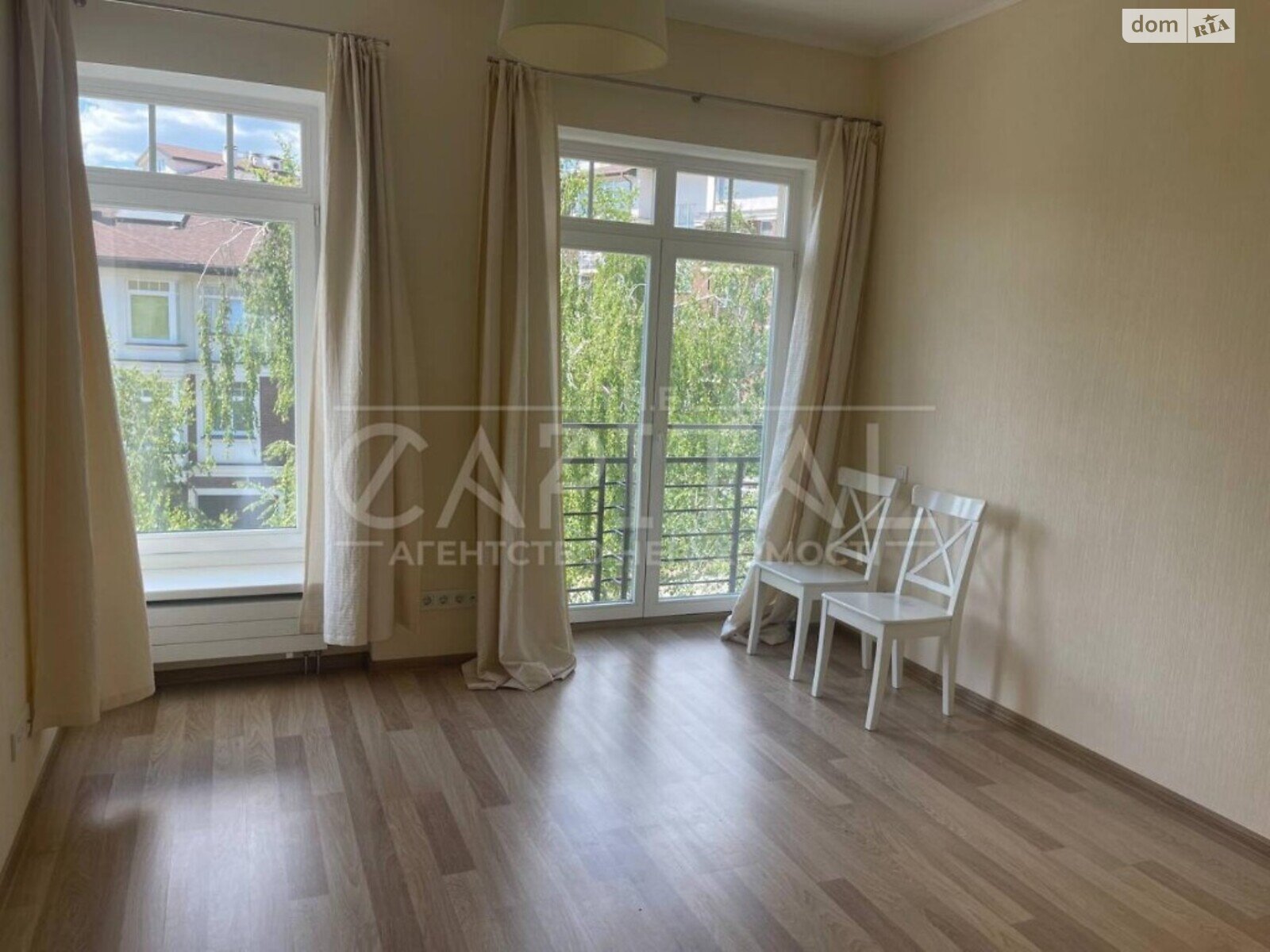 трехэтажный дом, 230 кв. м, кирпич. Продажа в Козине фото 1