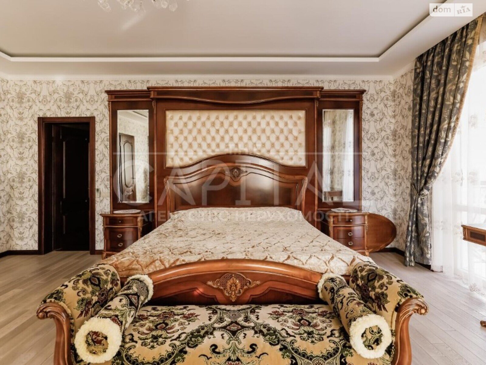 трехэтажный дом, 730 кв. м, кирпич. Продажа в Козине фото 1 трехэтажный дом, 730 кв. м, кирпич. Продажа в Козине фото 1