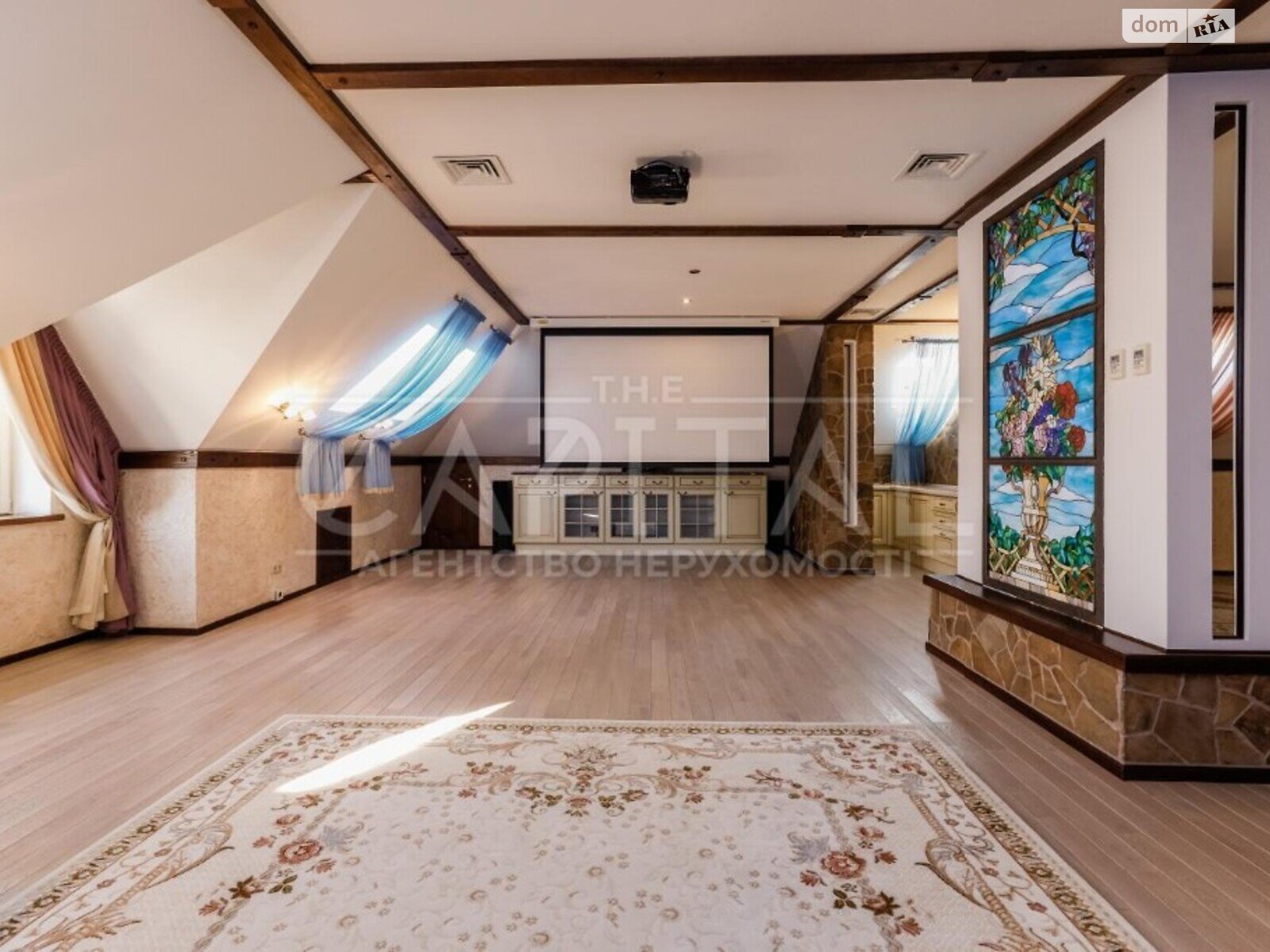 трехэтажный дом, 730 кв. м, кирпич. Продажа в Козине фото 1 трехэтажный дом, 730 кв. м, кирпич. Продажа в Козине фото 1