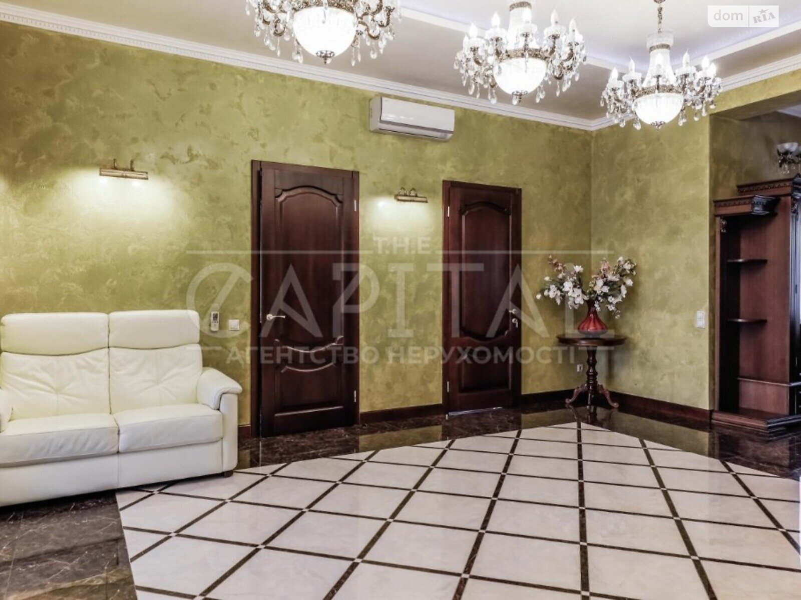 трехэтажный дом, 730 кв. м, кирпич. Продажа в Козине фото 1