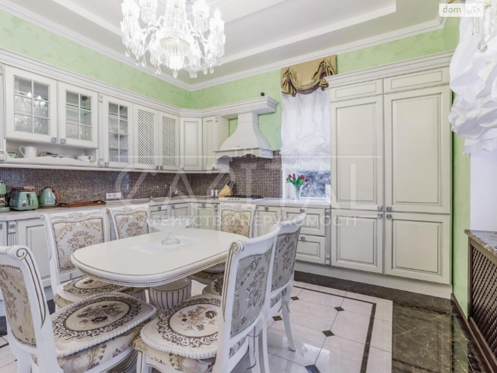 трехэтажный дом, 730 кв. м, кирпич. Продажа в Козине фото 1 трехэтажный дом, 730 кв. м, кирпич. Продажа в Козине фото 1