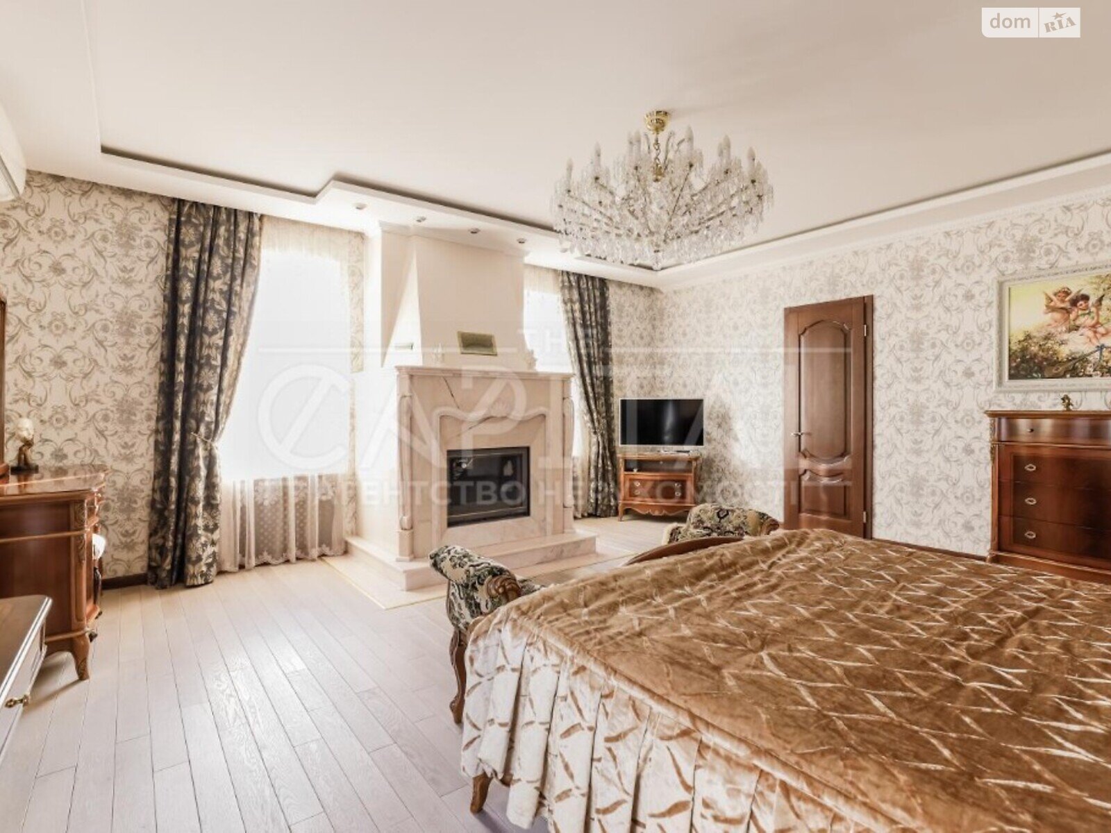 трехэтажный дом, 730 кв. м, кирпич. Продажа в Козине фото 1 трехэтажный дом, 730 кв. м, кирпич. Продажа в Козине фото 1