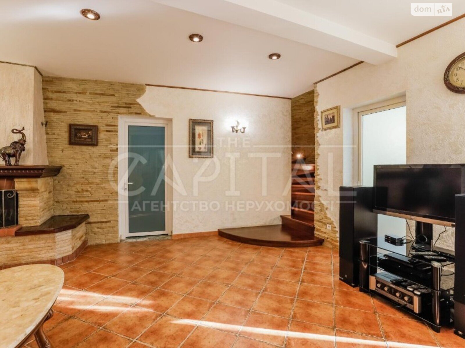 трехэтажный дом, 730 кв. м, кирпич. Продажа в Козине фото 1 трехэтажный дом, 730 кв. м, кирпич. Продажа в Козине фото 1