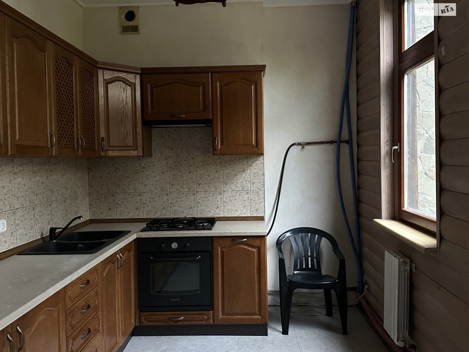 триповерховий будинок з верандою, 450 кв. м, газобетон. Продаж у Козині фото 1