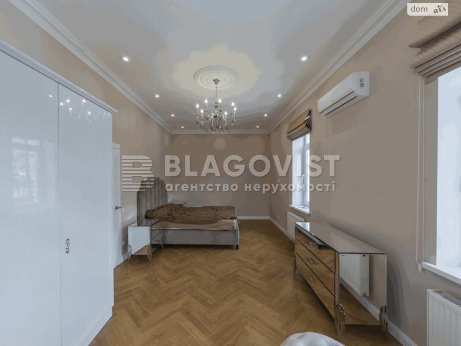 двухэтажный дом, 360 кв. м, кирпич. Продажа в Креничах фото 1