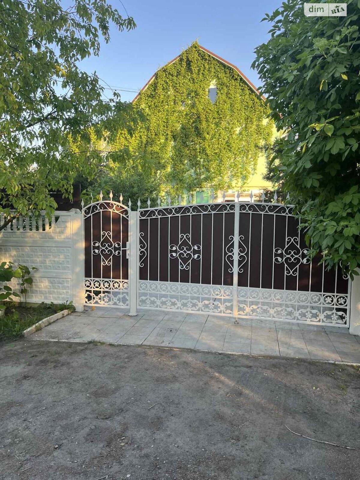 триповерховий будинок, 211 кв. м, кирпич. Продаж у Нових Безрадичах фото 1